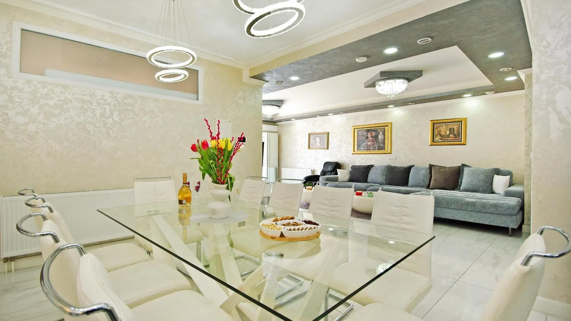 Villa Naomi Spalato 0*,